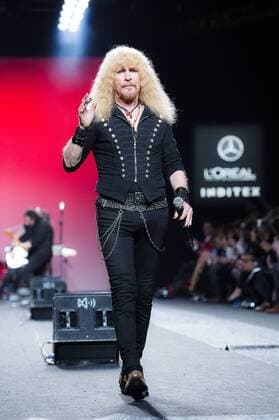 Juana Martin Fashion Show mit Livemusik der Band Medina Azahara auf der Mercedes-Benz Fashion Week Madrid Autumn Winter 2017. Madrid, 19.02.2017 Medina Azahara  Foto:xDyDxFotografosx xFuturexImage