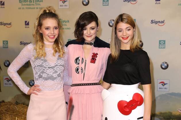 Lina Larissa Strahl, Lea van Acken und Lisa-Marie Koroll bei der Bibi und Tina- Tohuwabohu Total Film Premiere am 19.02.2017 in Berlin Bibi und Tina- Tohuwabohu Total Filmpremiere in Berlin, 2017 