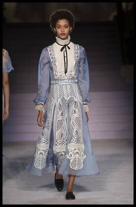 London Fashion Week - Temperley Modenschau . 19 02 2017. London, United Kingdom. Temperley London show on the third day of London Fashion Week for Autumn Winter 2017.  xStephenxLockx xi-Imagesx IIM-14436-0014