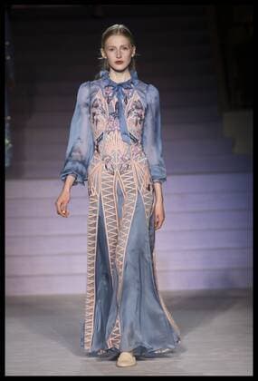 London Fashion Week - Temperley Modenschau . 19 02 2017. London, United Kingdom. Temperley London show on the third day of London Fashion Week for Autumn Winter 2017.  xStephenxLockx xi-Imagesx IIM-14436-0021