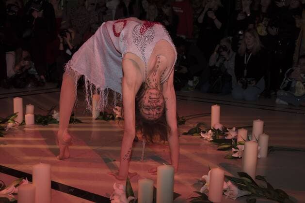 London Fashion Week - Haluminous Modenschau London Fashion Week: Haluminous Presentation AW17 Haluminous presentation of AW17 collection at Fashion Scout. Haluminous is a Sydney (AUS) bades womenswear and accessories brand, founded in 2016 by designer Hannah Kim  AlbertoxPezzali