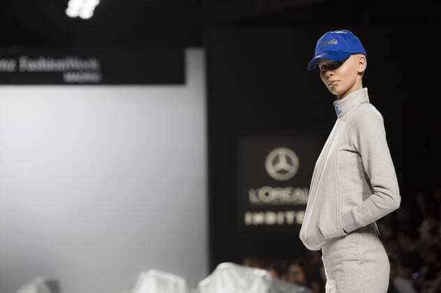 Model bei der Maria ke Fisherman Fashion Show auf der Mercedes-Benz Fashion Week Madrid Autumn Winter 2017. Madrid, 19.02.2017 Maria ke Fisherman Model  Foto:xDyDxFotografosx xFuturexImage
