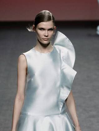 A model displays a 2017 2018 fall-winter collection s creation by The 2nd Skin Co. brand during a fashion show held as part of Mercedes Benz Fashion Week in Madrid, Spain, 20 February 2017. The Mercedes-Bemz Fashion Week Madrid runs from 16 to 21 February. Mercedes Benz Fashion Week Madrid !ACHTUNG: NUR REDAKTIONELLE NUTZUNG!  Copyright: xZipix GRA080 20170220-636231916383005341