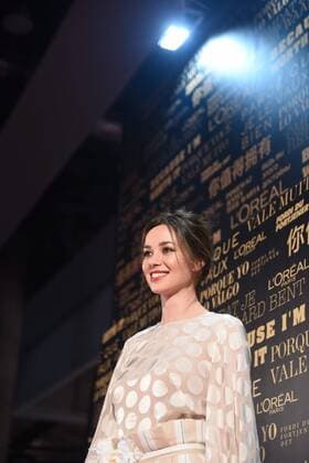 Dafne Fernandez presenter of the Loreal 2017 Awards at Mercedes Benz Fashion Week Madrid.  DiegoxPuerta