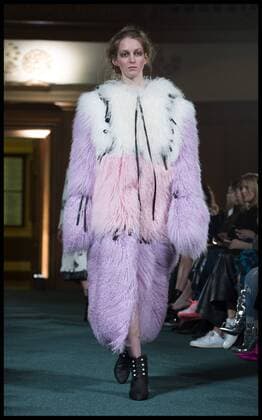 . 20 02 2017. London, United Kingdom. Models walk the catwalk at the Huishan Zhang show on day 4 of London Fashion Week 2017 at The Church House, Westminster Abbey, London, UK.  xBenxStevensx xi-Imagesx IIM-14446-0001
