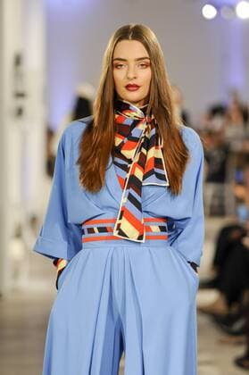 February 19, 2017 - London, UK - London, UK. A model presents a look by Syomir Izwa Gupta (Malaysia) on the final day of the UK s first London Modest Fashion Week taking place this weekend at the Saatchi Gallery. The two day event sees 40 brands from across the world come together to showcase their collections for Muslim and other religious women. London UK  - ZUMAl94_ 20170219_zaf_l94_051 Copyright: xStephenxChungx