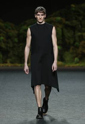A model takes to the catwalk with the desings for the 2017 2018 fall-winter collection s creation by JuanJo Oliva during a fashion show held as part of Mercedes Benz Fashion Week in Madrid, Spain, 20 February 2017. The Mercedes-Benz Fashion Week Madrid runs from 16 to 21 February. Mercedes Benz Fashion Week Madrid !ACHTUNG: NUR REDAKTIONELLE NUTZUNG!  Copyright: xJJxGUILLENx 20170220-636232131675728723
