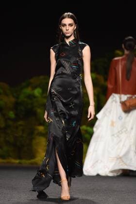 Mercedes Benz Fashion Week in Madrid - Modenschau Oliva -  DiegoxPuerta