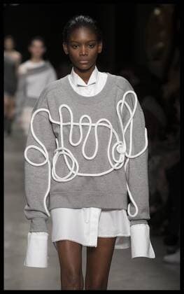 . 20 02 2017. London, United Kingdom. Burberry show on day four of London Fashion Week for Autumn Winter 2017.  xStephenxLockx xi-Imagesx IIM-14448-0040