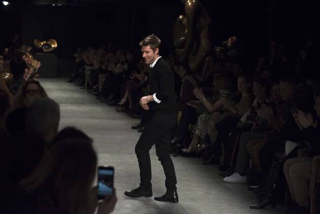 London Fashion Week: Burberry Fashion Show AW17 Burberry s fashion show for London Fashion Week AW17. The shoe took place at Burberry Makers House as part of the project in collaboration with the Henry Moore foundation.  AlbertoxPezzali