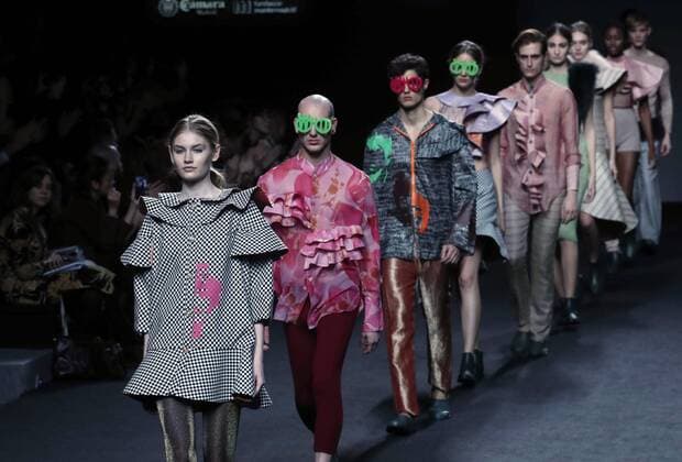 Models take to the catwalk with creations of the Fall Winter 2017 collection by designer Rocio Laseca at the Mercedes-Benz Fashion Week Madrid (MBFWM) held at the IFEMA Congress and Events center in Madrid, 21 February 2017. THE MBFWM runs from 16 to 21 February. MADRID FASHION WEEK !ACHTUNG: NUR REDAKTIONELLE NUTZUNG!  Copyright: xZipix 20170221-636232874743366566