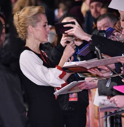 . 21 02 2017. London, United Kingdom. Gillian Anderson attends Viceroy s House UK film premiere. Historical drama following the lives of the 500 servants who lived downstairs in Lord Mountbatten s house in India, while the British rulers resided upstairs, at Curzon Mayfair, London.  xNilsxJorgensenx xi-Imagesx IIM-14461-0022