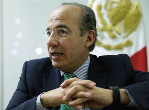 Former Mexican President Felipe Calderón speaks during an interview in Mexico City, Mexico, 21 February 2017. Calderon described as sad , despotic , outrageous and silly not to allow him to enter the island to attend an act of homage to the late Cuban dissident Oswaldo Payá (1952-2012); a mesure that in Calderón s opinion shatters the recent expectation that things would change in the Caribbean country. EFE José Méndez Cuban government denies permission from entry to former Mexican President, Felipe Calderon !ACHTUNG: NUR REDAKTIONELLE NUTZUNG!  Copyright: xJoséxMéndezx MEX55 20170222-636233396295742159