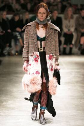 Mailand Fashion Week - Prada Modenschau . 23 02 2017. Milan, Italy. Prada show at Milan Fashion Week for Autumn Winter 2017  xi-Imagesx IIM-14491-0041