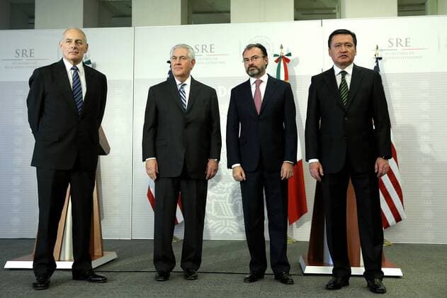 US Secretary of State Rex Tillerson (2L), Mexican Foreign Minister Luis Videgaray (2R), US National Security Secretary John Kelly (L) and Mexico s Secretary of Government Miguel Angel Osorio (R) pose during a press conference in Mexico City, Mexico, 23 February 2017. KELLY: THERE WILL BE NO MASSIVE DEPORTATIONS NOR MILITARY OPERATIONS AGAINST IMMIGRANTS !ACHTUNG: NUR REDAKTIONELLE NUTZUNG!  Copyright: xJoséxMéndezx MEX001 20170223-636234868421454282