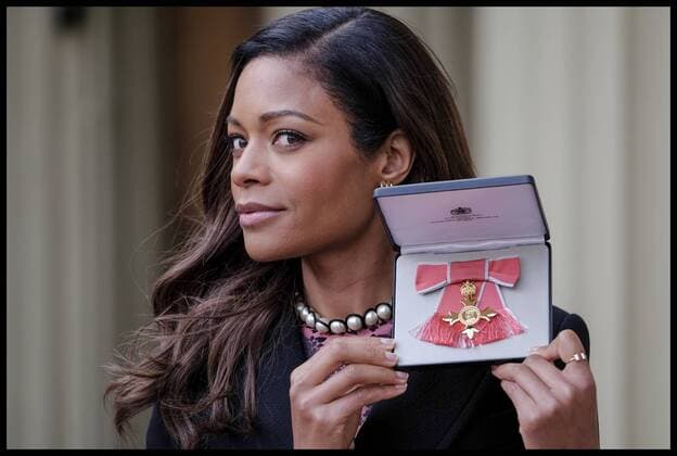 Verleihung von Ritterorden in London . 23 02 2017. London, United Kingdom. Investitures. Buckingham Palace. Actress Naomie Harris after the Queen s investitures at Buckingham Palace  xi-Imagesx xPoolx IIM-14494-0002