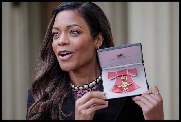 Verleihung von Ritterorden in London . 23 02 2017. London, United Kingdom. Investitures. Buckingham Palace. Actress Naomie Harris after the Queen s investitures at Buckingham Palace  xi-Imagesx xPoolx IIM-14494-0003