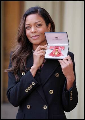 Verleihung von Ritterorden in London . 23 02 2017. London, United Kingdom. Investitures. Buckingham Palace. Actress Naomie Harris after the Queen s investitures at Buckingham Palace  xi-Imagesx xPoolx IIM-14494-0009