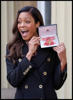 Verleihung von Ritterorden in London . 23 02 2017. London, United Kingdom. Investitures. Buckingham Palace. Actress Naomie Harris after the Queen s investitures at Buckingham Palace  xi-Imagesx xPoolx IIM-14494-0012