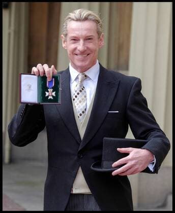 Verleihung von Ritterorden in London . 23 02 2017. London, United Kingdom. Investitures. Buckingham Palace. Mr. John Carmichael after the Queen s investitures at Buckingham Palace  xi-Imagesx xPoolx IIM-14494-0015