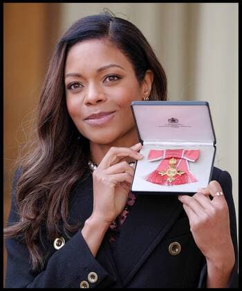 Verleihung von Ritterorden in London . 23 02 2017. London, United Kingdom. Investitures. Buckingham Palace. Actress Naomie Harris after the Queen s investitures at Buckingham Palace  xi-Imagesx xPoolx IIM-14494-0028