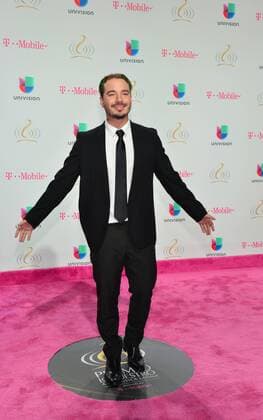 Colombian singer J Balvin poses as he arrives at Lo Nuestro Latin Music Awards at the American Airlines Arena in Miami, Florida, Unied States, 23 February 2017. LO NUESTRO LATIN MUSIC AWARDS !ACHTUNG: NUR REDAKTIONELLE NUTZUNG!  Copyright: xGIORGIOxVIERAx MIA001 20170224-636235040856232751