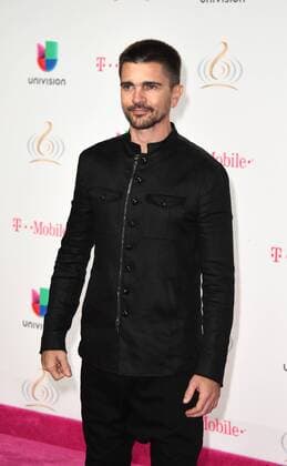 Latin artist Juanes walks the red carpet at the Univision 2017 Premio Lo Nuestro a La Musica Latina show at the American Airlines Arena in Miami, Florida, February 23, 2017.  MIA20170223154 GARYxIxROTHSTEIN