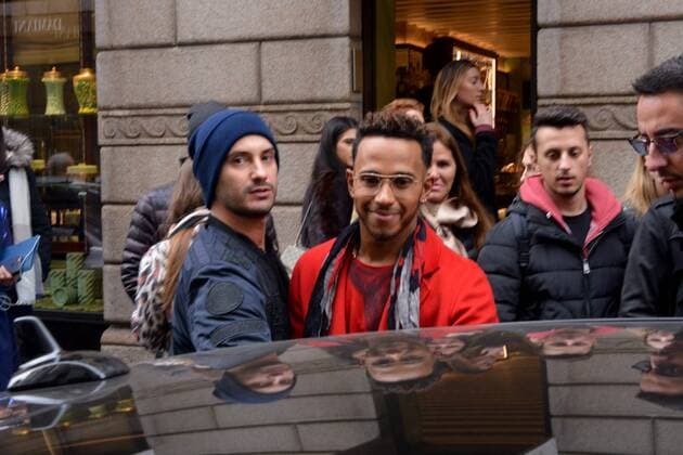 Mailand Fashion Week - Lewis Hamilton Milan, Lewis Hamilton, shopping in the showroom Versace Via Montenapoleone.  Copyright: xSimonexComix xIPAx xSimonexComix