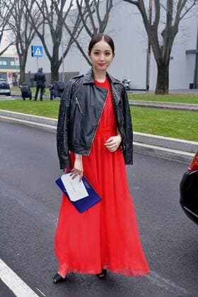 Milan Check guests in the parade of Emporio Armani, Milan Fashion Week. Pictured: Nozomi Sasaki  Copyright: xSimonexComix xIPAx xComi Terenghix