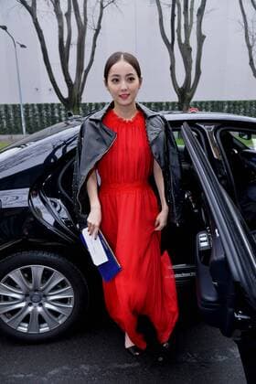 Milan Check guests in the parade of Emporio Armani, Milan Fashion Week. Pictured: Nozomi Sasaki  Copyright: xSimonexComix xIPAx xComi Terenghix