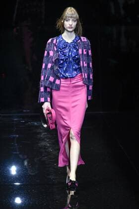 Bilder des Tages Milan woman s Fashion Week Fall Winter 2017 2018. Milano Moda donna , autunno inverno 2017 2018 . Emporio Armani Fashion Show Pictured: Model  Copyright: xRiccardoxGiordanoxSickix xIPAx xFotosickix