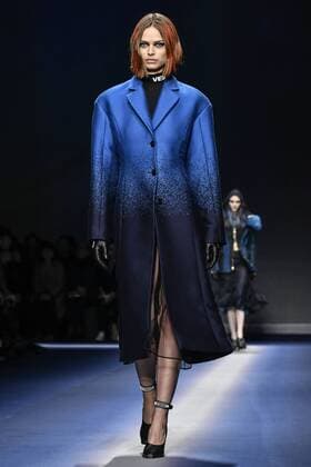 Milan woman s Fashion Week Fall Winter 2017 2018. Milano Moda donna , autunno inverno 2017 2018 . Versace fashion show Pictured: Model  Copyright: xRiccardoxGiordanoxSickix xIPAx xFotosickix