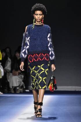 Milan woman s Fashion Week Fall Winter 2017 2018. Milano Moda donna , autunno inverno 2017 2018 . Versace fashion show Pictured: Model  Copyright: xRiccardoxGiordanoxSickix xIPAx xFotosickix