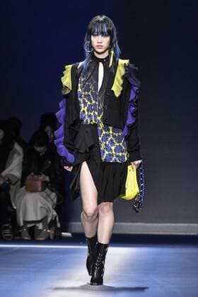 Milan woman s Fashion Week Fall Winter 2017 2018. Milano Moda donna , autunno inverno 2017 2018 . Versace fashion show Pictured: Model  Copyright: xRiccardoxGiordanoxSickix xIPAx xFotosickix