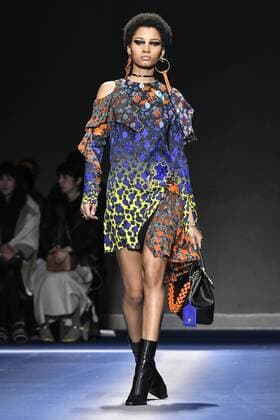 Milan woman s Fashion Week Fall Winter 2017 2018. Milano Moda donna , autunno inverno 2017 2018 . Versace fashion show Pictured: Model  Copyright: xRiccardoxGiordanoxSickix xIPAx xFotosickix