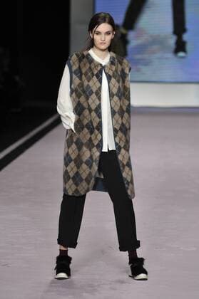 Italy: Grandi Fur fashion show A model walks the runway at the Grandi Fur show during Milan Fashion Week Fall Winter 2017 18.  GaetanoxPiazzolla