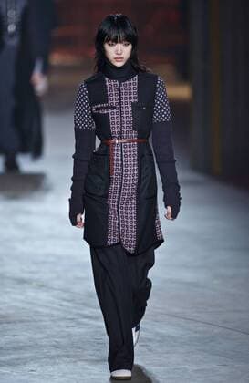 (170225) -- MILAN, Feb. 25, 2017 -- A model presents a creation for fashion house Diesel Black Gold during Milan Fashion Week Fall Winter 2017 2018 on Feb. 24, 2017, in Milan, Italy. ) (yk) ITALY-MILAN-FASHION WEEK-DIESEL BLACK GOLD JinxYu 