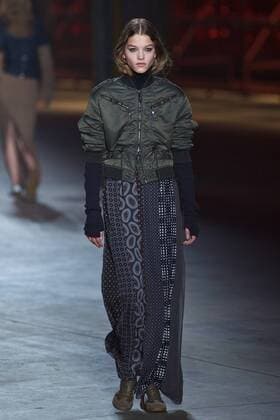 (170225) -- MILAN, Feb. 25, 2017 -- A model presents a creation for fashion house Diesel Black Gold during Milan Fashion Week Fall Winter 2017 2018 on Feb. 24, 2017, in Milan, Italy. ) (yk) ITALY-MILAN-FASHION WEEK-DIESEL BLACK GOLD JinxYu 