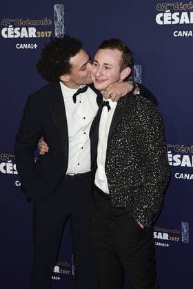 Corentin Fila (Smoking Lanvin, Schmuck Montblanc), Kacey Mottet Klein (Smoking Lanvin, Schmuck Montblanc) - Photocall - 42. Preisverleihung Cesar 2017 in Paris, Frankreich - 24 02 2017 JBAutissier Panoramic 