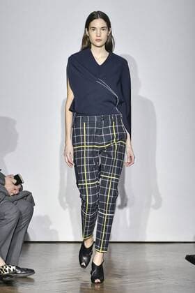 Milan woman s Fashion Week Fall Winter 2017 2018. Gabriele Colangelo Fashionshow Pictured: Model  Copyright: xRiccardoxGiordanoxSickix xIPAx xFotosickix