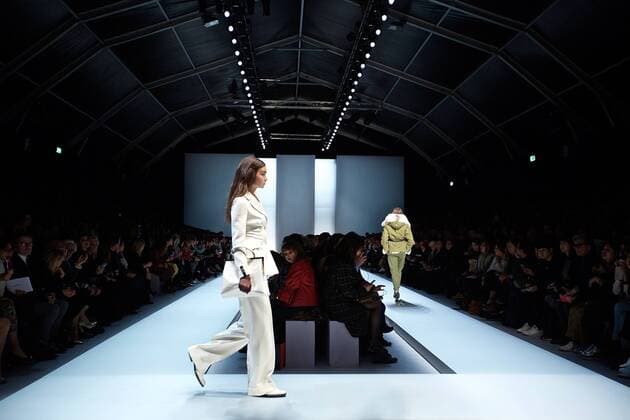MILAN, Feb. 25, 2017 -- Models present collections for fashion house ERMANNO SCERVINO during Milan Fashion Week Fall Winter 2017 2018 on Feb. 25, 2017, in Milan, Italy. ) (lrz) ITALY-MILAN-FASHION WEEK-ERMANNO SCERVINO JinxYu 