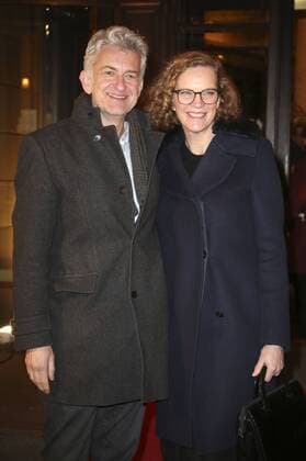 Dominic Raacke mit Freundin Alexandra Rohleder bei der Premierenparty des Theaterstücks Alles muss glänzen - The Homemaker im Restaurant Grosz. Berlin, 25.02.2017 Foto:xS.xGabschx xFuturexImage