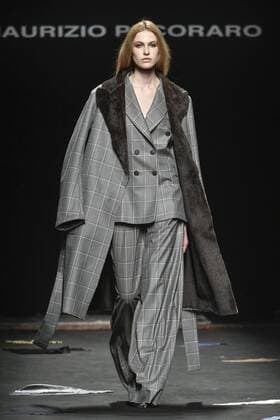 Milan woman s Fashion Week Fall Winter 2017 2018. Milano Moda donna , autunno inverno 2017 2018 . Maurizio Pecoraro fashion show Pictured: model  Copyright: xRiccardoxGiordanoxSickix xIPAx xFotosickix