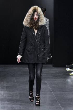 Milan woman s Fashion Week Fall Winter 2017 2018. Milano Moda donna , autunno inverno 2017 2018 . Moschillo fashion show Pictured: model  Copyright: xRiccardoxGiordanoxSickix xIPAx xFotosickix