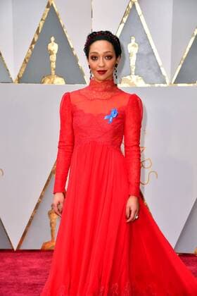 Actress Ruth Negga arrives on the red carpet for the 89th annual Academy Awards at the Dolby Theatre in the Hollywood section of Los Angeles on February 26, 2017.  LAP2017022638 KEVINxDIETSCH