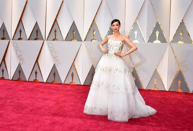 Actress and singer Sofia Carson arrives on the red carpet for the 89th annual Academy Awards at the Dolby Theatre in the Hollywood section of Los Angeles on February 26, 2017.  LAP2017022648 KEVINxDIETSCH