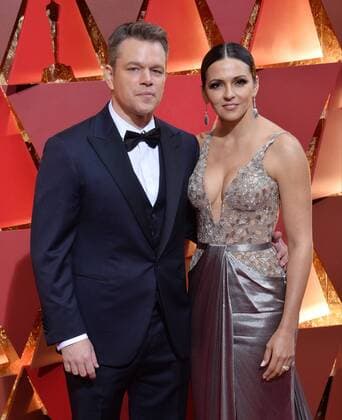 Luciana Barroso (L) and actor Matt Damon arrive on the red carpet for the 89th annual Academy Awards at the Dolby Theatre in the Hollywood section of Los Angeles on February 26, 2017.  LAP20170226672 JIMxRUYMEN