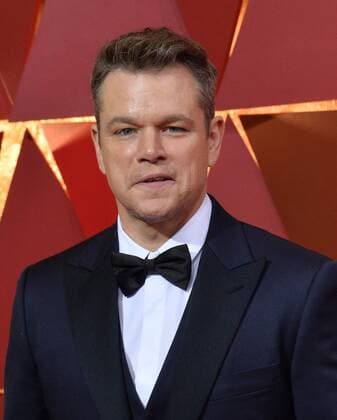 Actor Matt Damon arrives on the red carpet for the 89th annual Academy Awards at the Dolby Theatre in the Hollywood section of Los Angeles on February 26, 2017.  LAP20170226678 JIMxRUYMEN