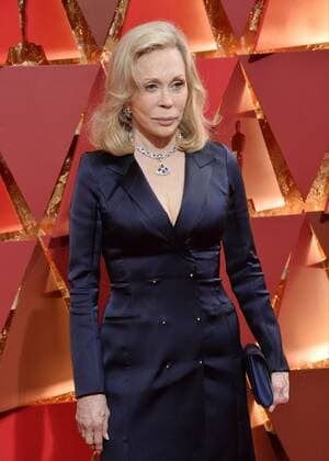 Actress Faye Dunaway arrives on the red carpet for the 89th annual Academy Awards at the Dolby Theatre in the Hollywood section of Los Angeles on February 26, 2017.  LAP20170226693 JIMxRUYMEN