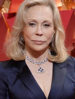Actress Faye Dunaway arrives on the red carpet for the 89th annual Academy Awards at the Dolby Theatre in the Hollywood section of Los Angeles on February 26, 2017.  LAP20170226696 JIMxRUYMEN